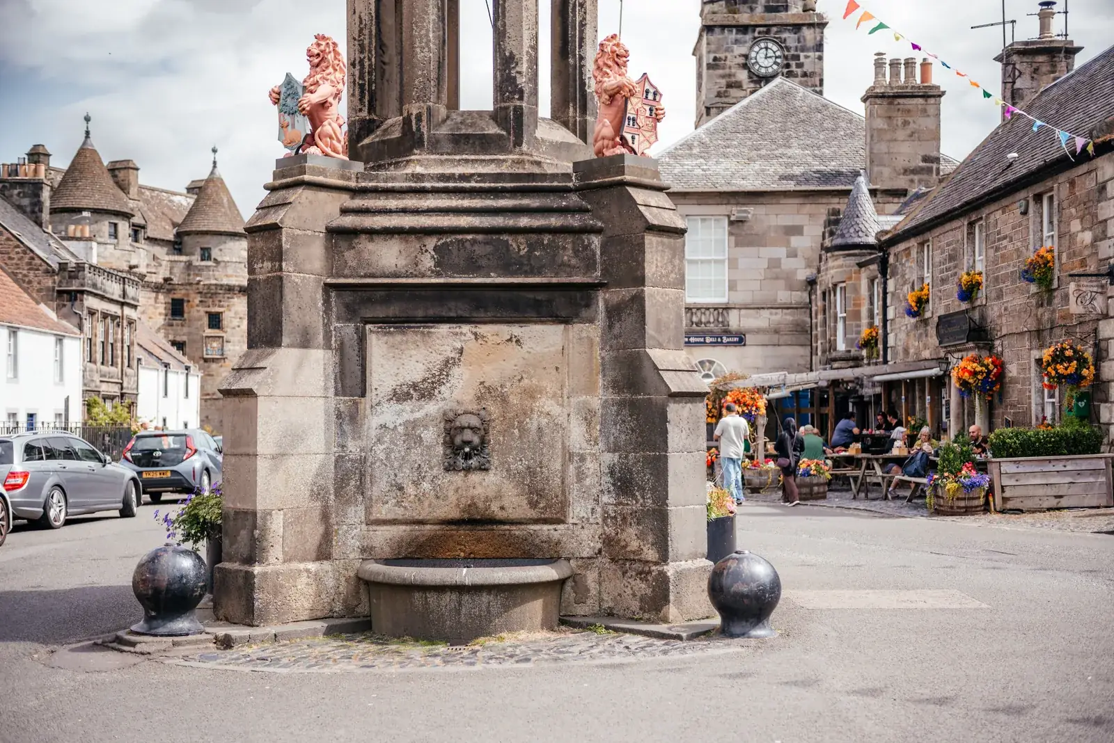 Falkland square in Fife, used as 1940s Inverness in Outlander